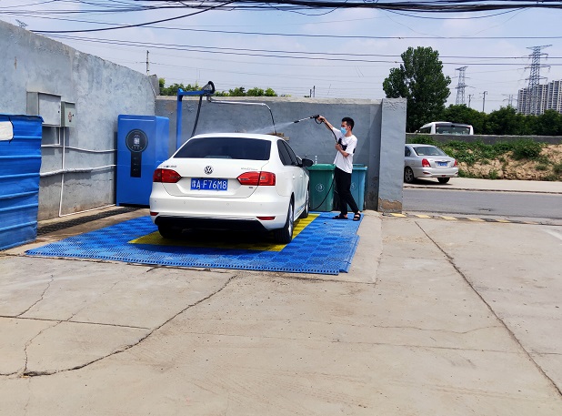 孫總喜提自助洗車機一臺
